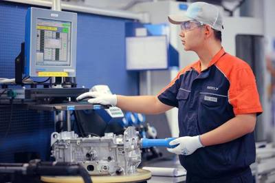 走進(jìn)“微米工廠” 與吉利汽車的智能“心臟”一同脈動(dòng)